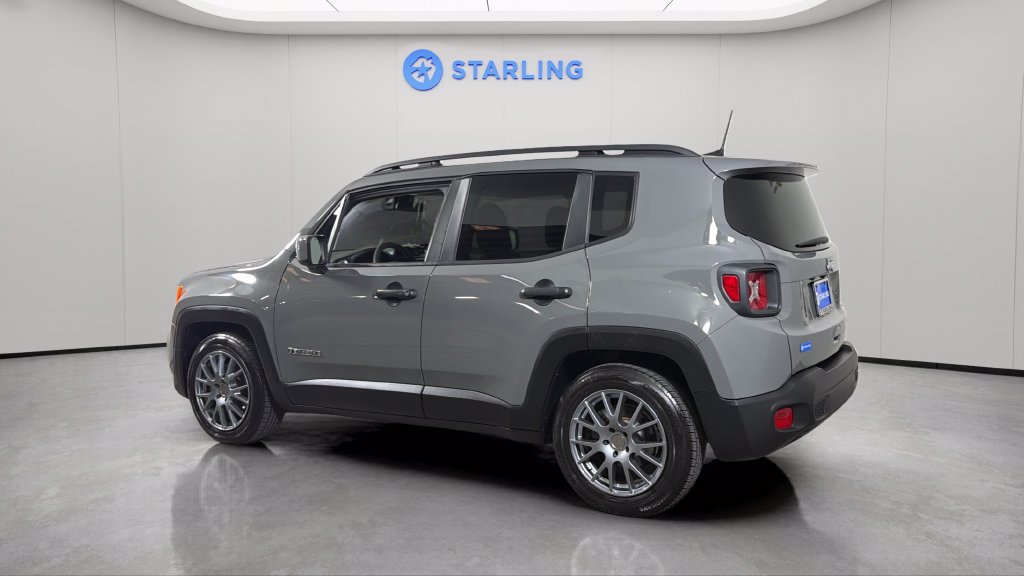Used 2021 Jeep Renegade Latitude FWD image 4