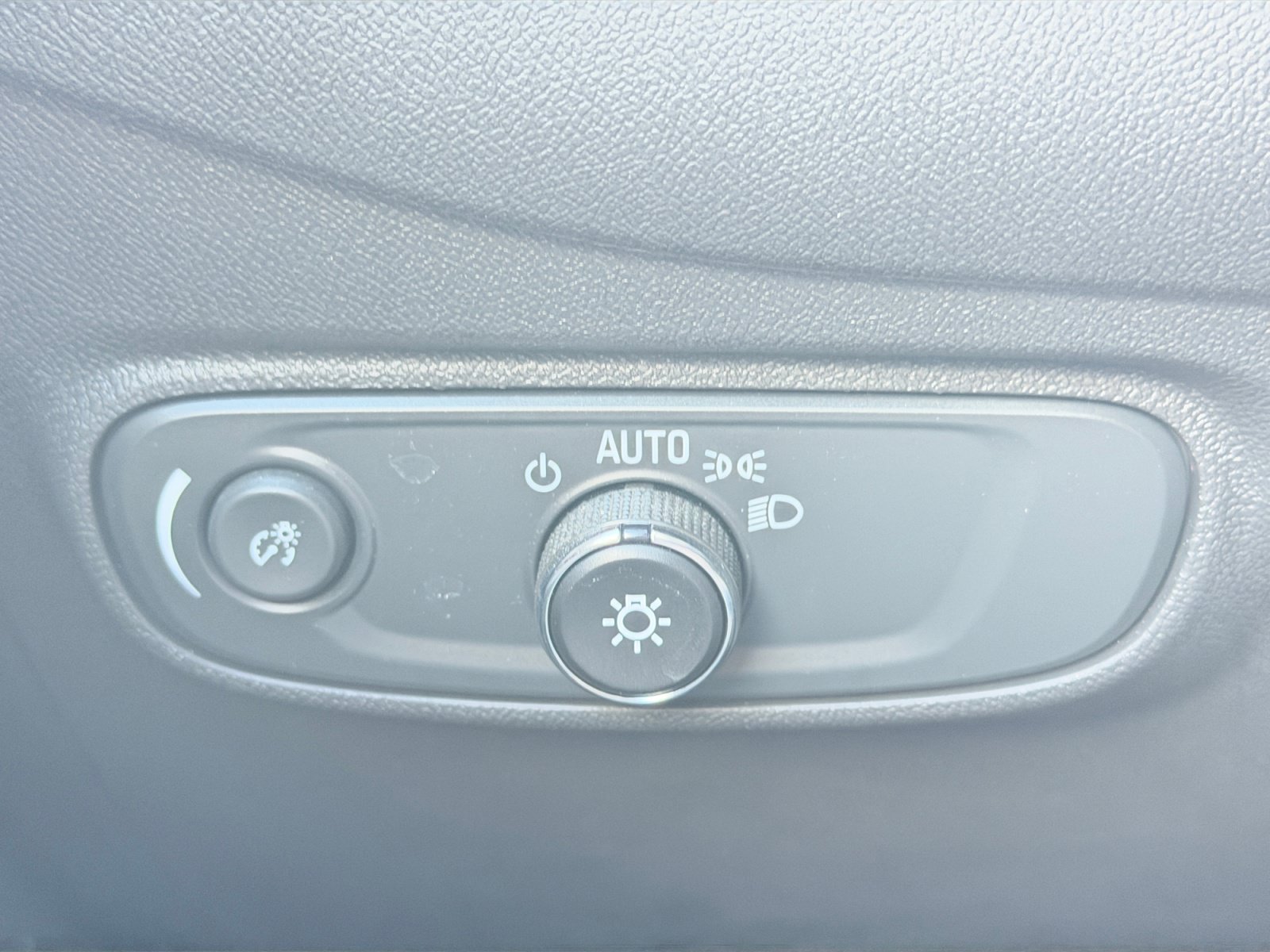 Used 2024 Chevrolet Equinox LT FWD image 20