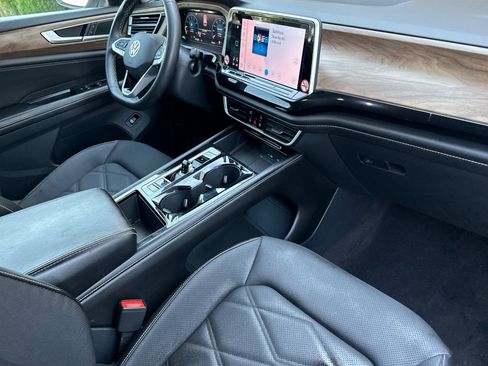 Certified 2024 Volkswagen Atlas SE AWD/4WD image 17