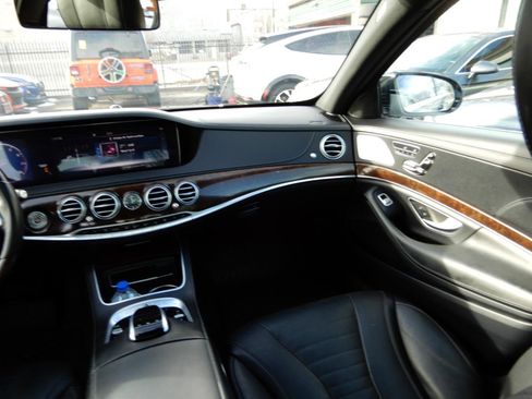 Used 2019 Mercedes-Benz S 560 4MATIC Sedan image 21