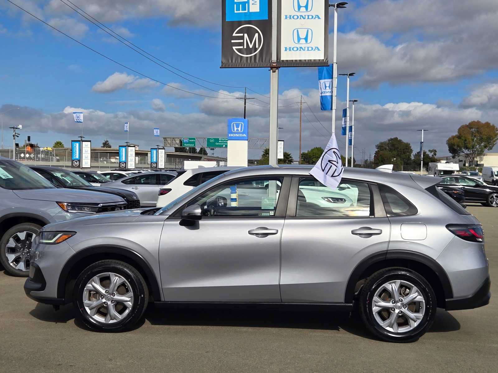 Used 2023 Honda HR-V LX image 7