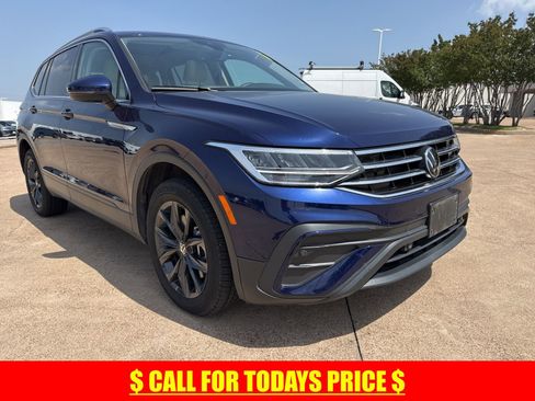 Used 2024 Volkswagen Tiguan SE FWD image 1