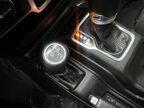 Used 2023 Jeep Wrangler Unlimited AWD/4WD image 71
