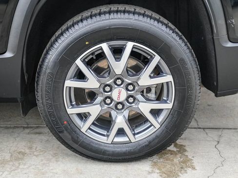 Used 2023 GMC Acadia SLT image 12