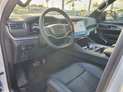 New 2026 Jeep Grand Wagoneer Limited w/ Convenience Group I AWD/4WD image 9