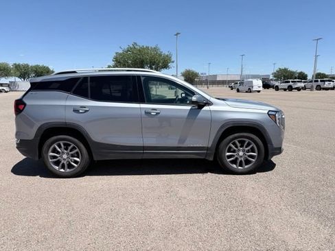 Used 2023 GMC Terrain SLT AWD/4WD image 5