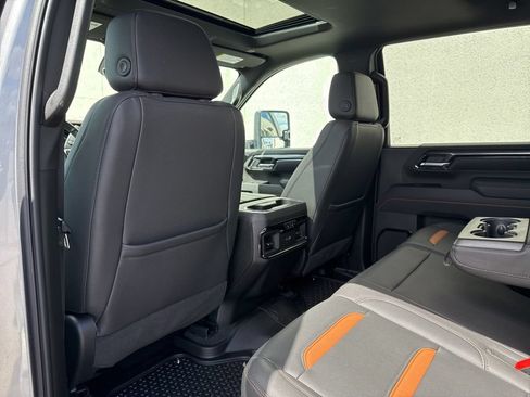 Used 2025 GMC Sierra 3500 AT4 w/ AT4 Premium Plus Package AWD/4WD image 27