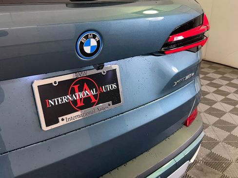 New 2026 BMW X5 xDrive50e w/ Premium Package image 10