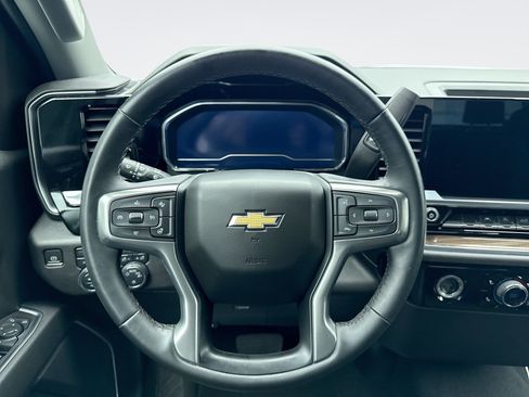 Used 2023 Chevrolet Silverado 1500 LT AWD/4WD image 12