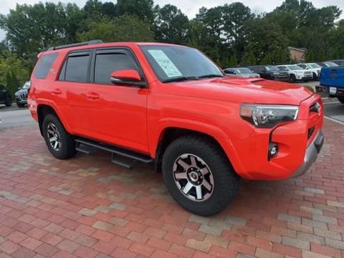 Used 2024 Toyota 4Runner TRD Off-Road Premium w/ Moonroof Package AWD/4WD image 4