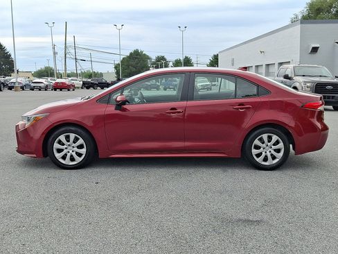 Used 2025 Toyota Corolla LE FWD image 4