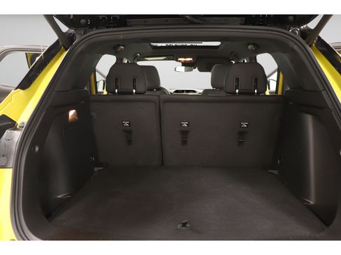 Used 2023 Chevrolet TrailBlazer RS w/ Sun and Liftgate Package FWD image 29