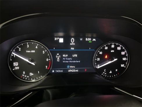 Used 2022 Buick Envision Essence w/ Technology Package I image 18