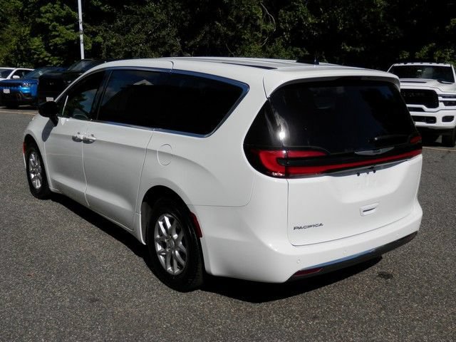 Used 2026 Chrysler Pacifica Select FWD image 6