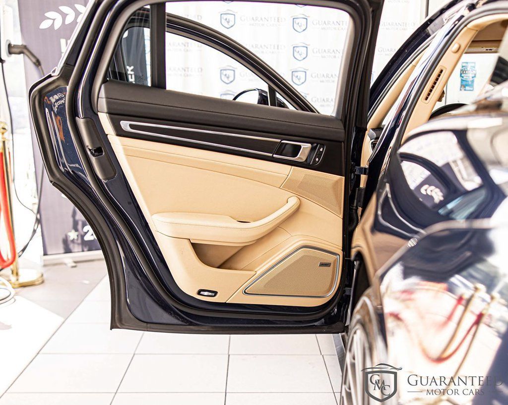 Used 2023 Porsche Panamera 4 Platinum Edition w/ Assistance Package AWD/4WD image 34