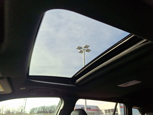 Certified 2023 Toyota Corolla Cross AWD Hybrid image 14