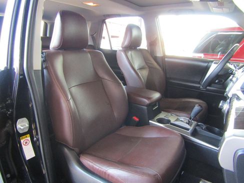 Used 2016 Toyota 4Runner SR5 image 12