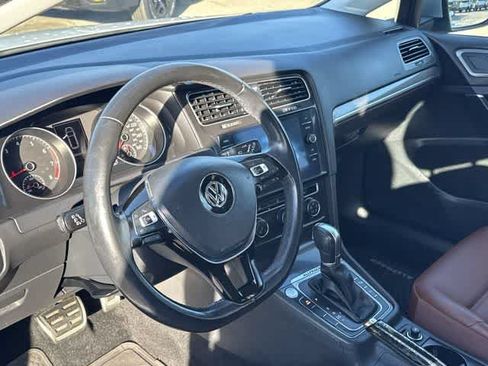 Used 2019 Volkswagen Golf Alltrack SE AWD/4WD image 2