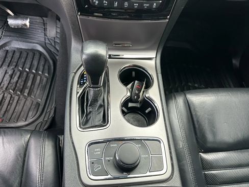 Used 2019 Jeep Grand Cherokee Limited X image 26