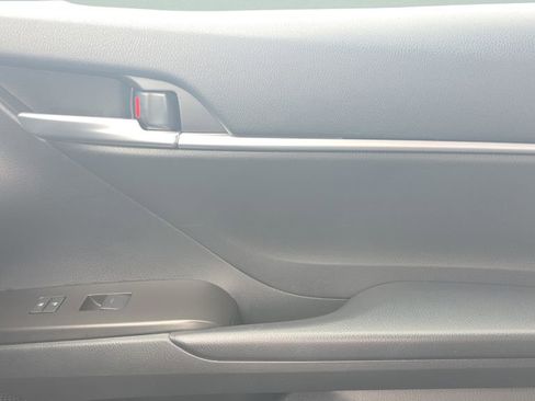 Used 2024 Toyota Camry SE image 13