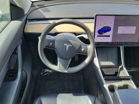Used 2021 Tesla Model Y Long Range AWD/4WD image 18
