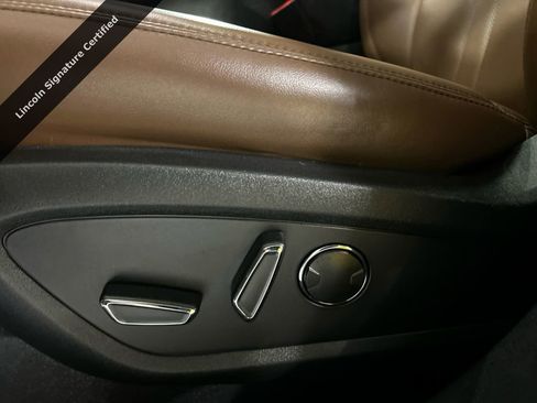 Certified 2023 Lincoln Nautilus Reserve image 11