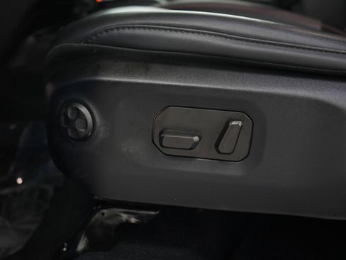 Used 2024 Jeep Wrangler Unlimited Rubicon w/ Technology Group AWD/4WD image 28