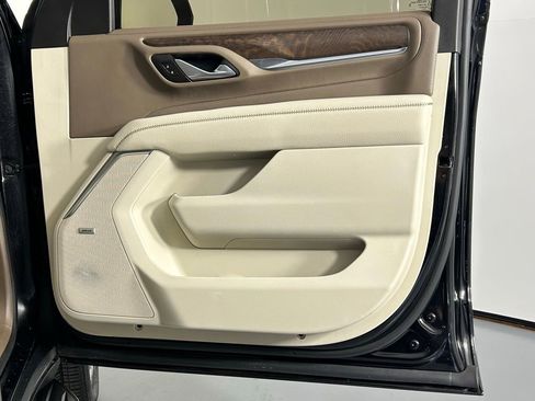 Used 2021 GMC Yukon XL Denali image 9