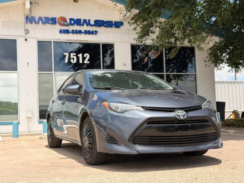 Used 2019 Toyota Corolla LE FWD image 1