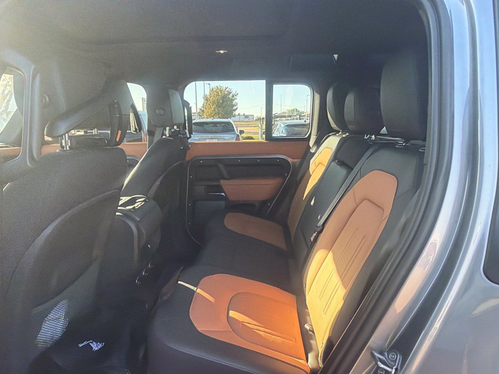 Used 2023 Land Rover Defender 110 X AWD/4WD image 6