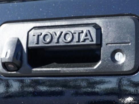Used 2020 Toyota Tundra SR5 w/ SR5 Leather Package AWD/4WD image 41