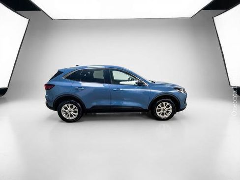 Used 2023 Ford Escape Active AWD/4WD image 2