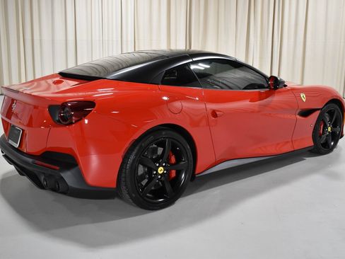 Used 2020 Ferrari Portofino RWD image 5