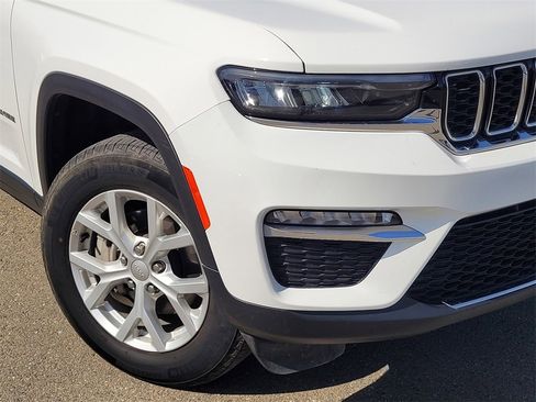 Used 2023 Jeep Grand Cherokee Limited w/ Trailer Tow Prep Group (B) image 2