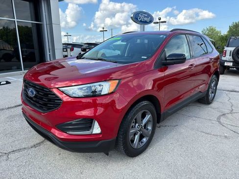 Used 2024 Ford Edge SEL w/ Sport Appearance Package AWD/4WD image 3