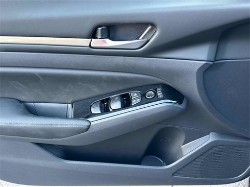 New 2025 Nissan Altima 2.5 SL image 28