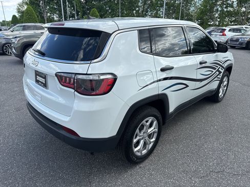 Used 2024 Jeep Compass Sport AWD/4WD image 7