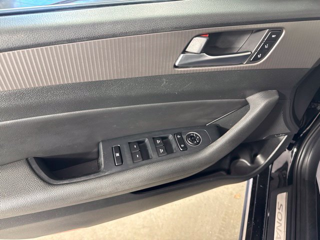Used 2019 Hyundai Sonata Limited FWD image 14
