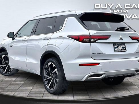 New 2025 Mitsubishi Outlander SEL image 3