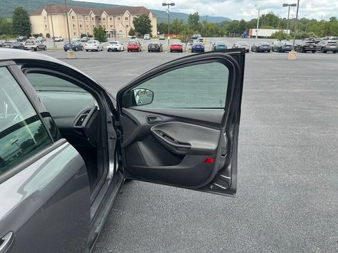 Used 2012 Ford Focus SE w/ Interior Protection Pkg FWD image 25