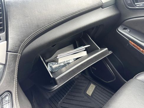 Used 2019 Chevrolet Suburban Premier image 30