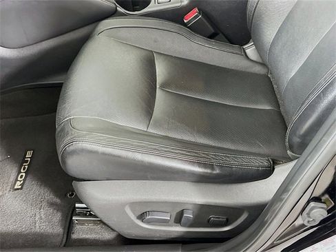 Used 2018 Nissan Rogue SL w/ Premium Package image 21