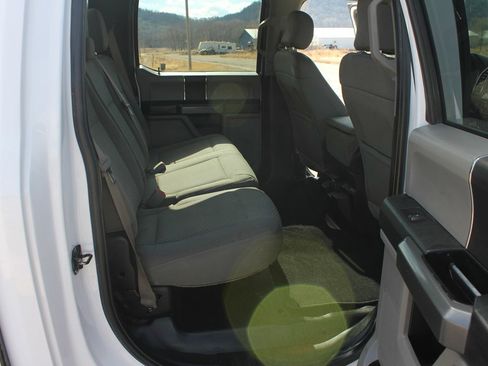 Used 2017 Ford F150 XLT w/ Trailer Tow Package image 38