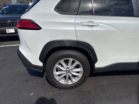 Certified 2023 Toyota Corolla Cross LE AWD/4WD image 4