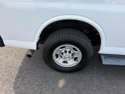 Used 2022 Chevrolet Express 3500 LS image 8