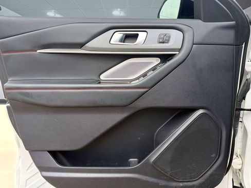 Used 2025 Ford Explorer ST AWD/4WD image 12