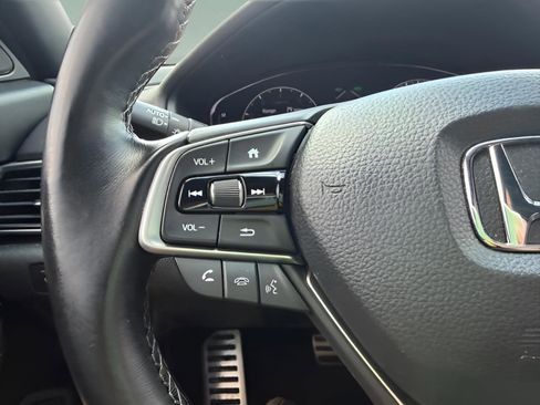 Used 2020 Honda Accord Sport image 11