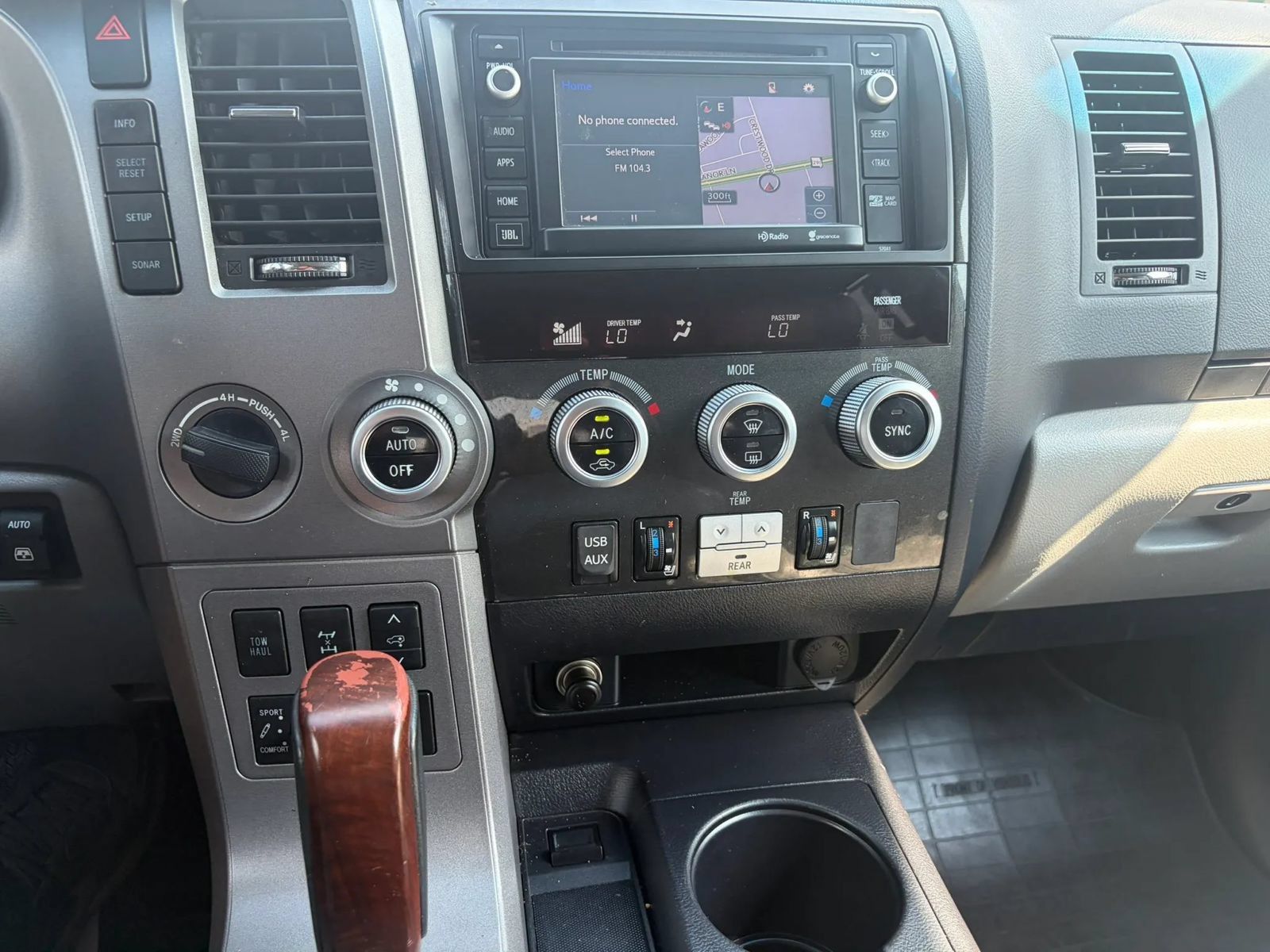Used 2015 Toyota Sequoia Platinum AWD/4WD image 15