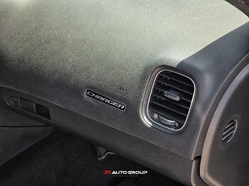 Used 2019 Dodge Charger SXT w/ Leather Interior Group RWD image 16