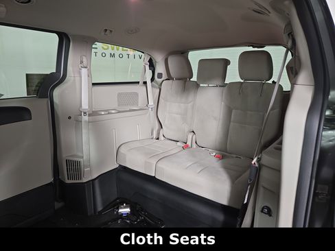 Used 2016 Dodge Grand Caravan SXT w/ UConnect Hands-Free Group image 13